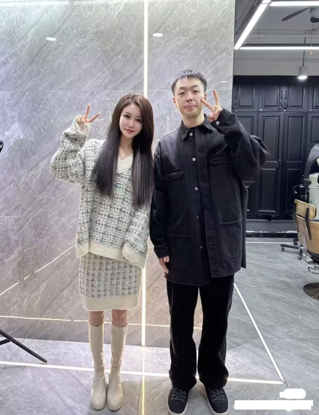 杜海涛|杜海涛现身理发店被偶遇,发际线后移瘦到脱相,近照撞脸王栎鑫