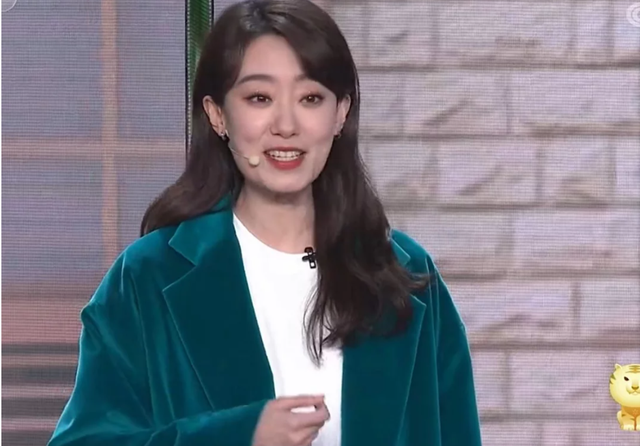 小品|贾玲小品口碑差强人意,全是谐音梗,朱一龙撒贝宁才是真正喜剧人