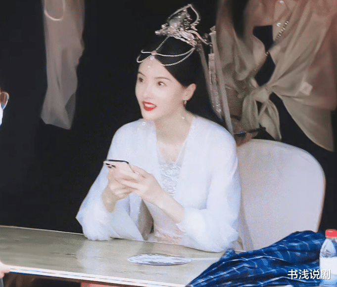 张芷溪|连演3个妈，《沉香如屑》34岁张芷溪再现，与小11岁杨超越搭档！