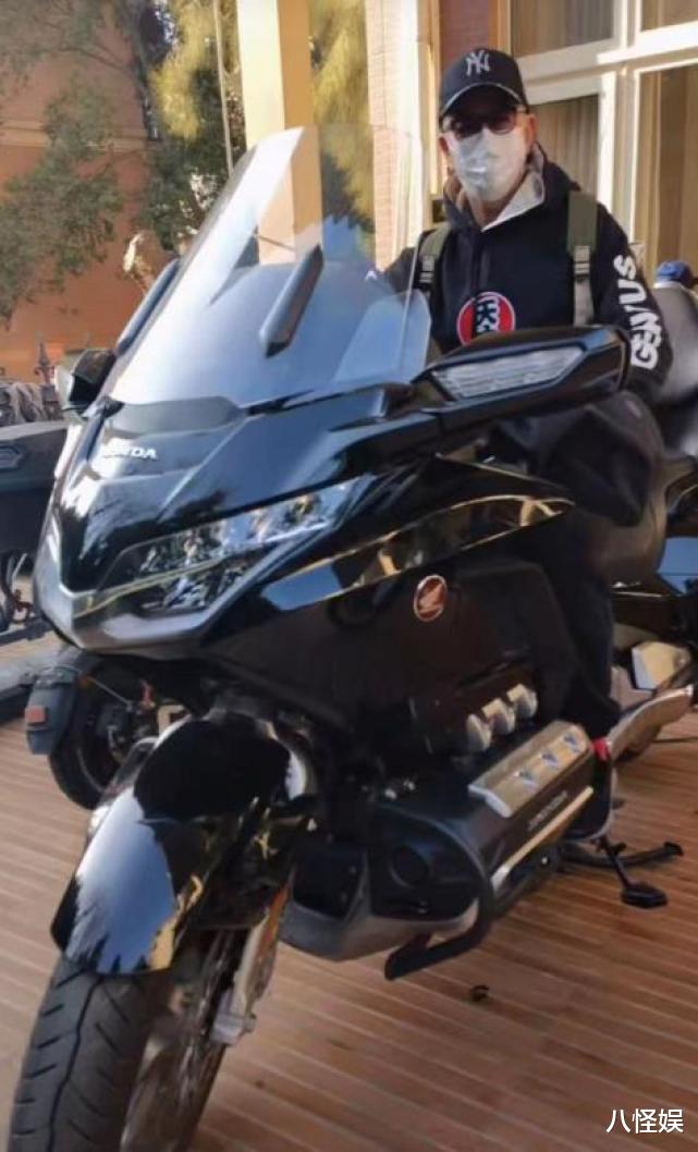 陈赫|陈赫妈妈豪宅内为孙女庆生,咲咲露出眼睛像爸爸,陈赫基因太强大