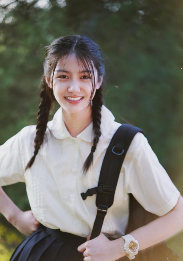 张籽沐|童星张籽沐14岁身高已近170，腿长堪比关晓彤，还演上网剧女主了