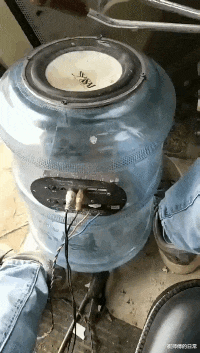 发型|“毕业照老师坐的这个位置，发型浑然天成啊！”笑岔气了！