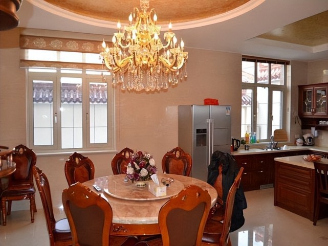 别墅|坚决不做房奴!花100万回乡盖了栋别墅,活得比城里人滋润