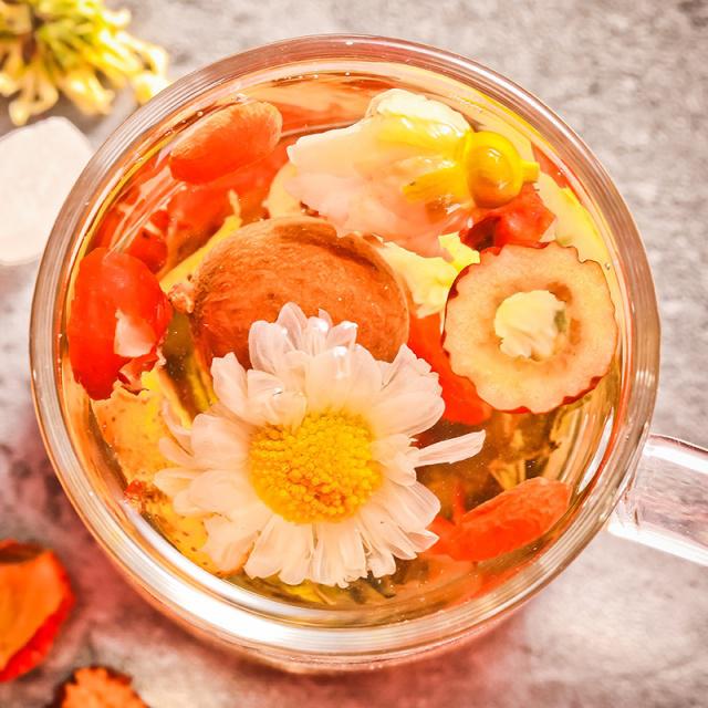 菊花|每天用枸杞和菊花泡水喝，身体会发生什么？这些变化错过了太可惜