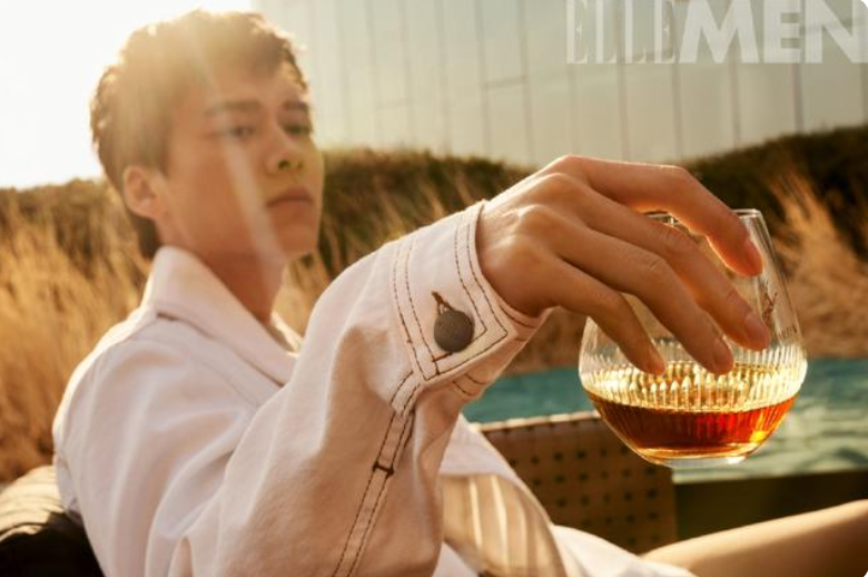 何穗|李易峰四月双封大片:阅读荷尔蒙,不再等待