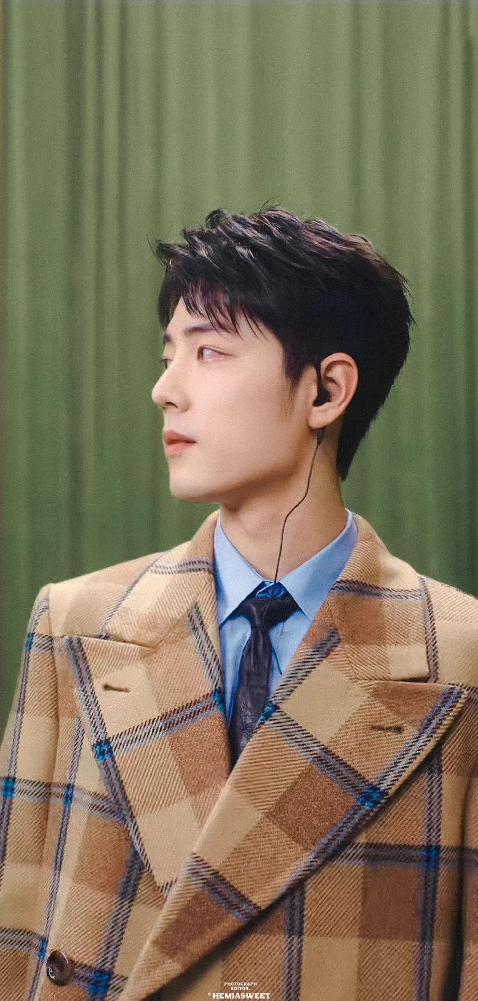 肖战|未宣先火!网曝《骄阳伴我》由肖战白百合主演,帅哥状态太可了