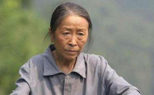 表情包|“丑娘”张少华因病去世，唯一的儿子考入清华，未来可期！