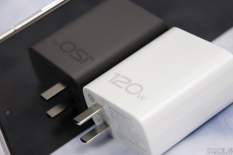 iqoo|双芯合璧、剑指性能巅峰：iQOO 11首发评测