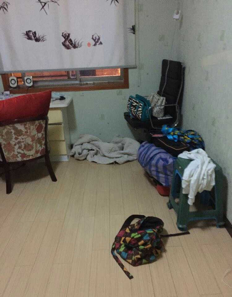 摊上邋遢婆婆真糟心，新房入住一年成狗窝，像被炮轰了一样！