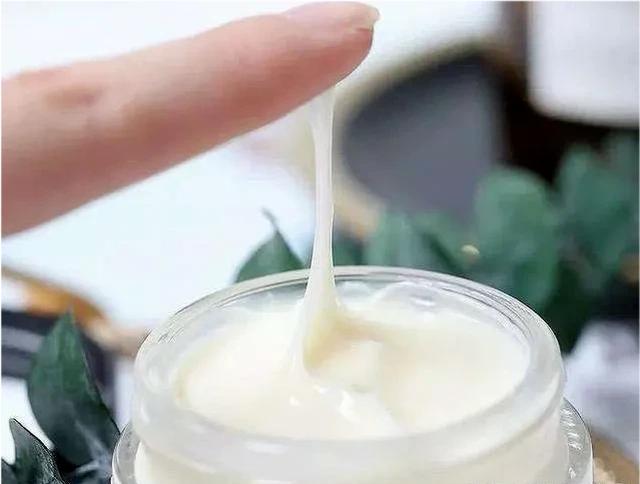 美白 沈梦辰种草的“面霜”，平价不贵很亲民，用后细纹干纹慢慢消失