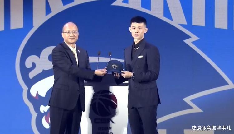 朱芳雨|教你如何成为CBA职业球员！朱芳雨：要有一定天赋，门槛没那么高！