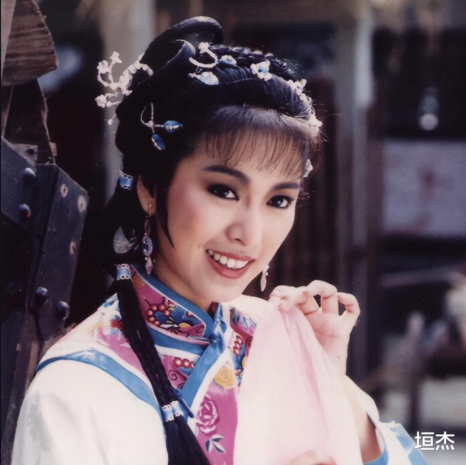 姐姐|娱圈5对亲姐妹:有人抱团捞金身价破十亿,有人生怕姐妹比自己好