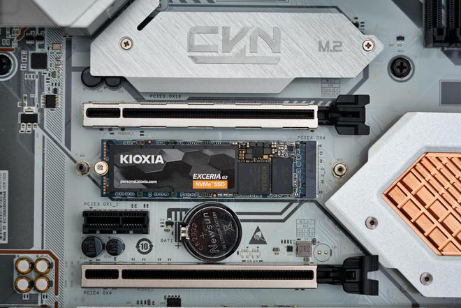 CPU|?双11装机汇报：13700KF+七彩虹Z790+骨伽天吴T5水冷