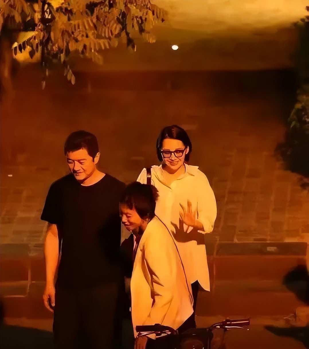 带货|李亚鹏:窦靖童不是我生的会更严苛,定经济舱希望她过普通人生活