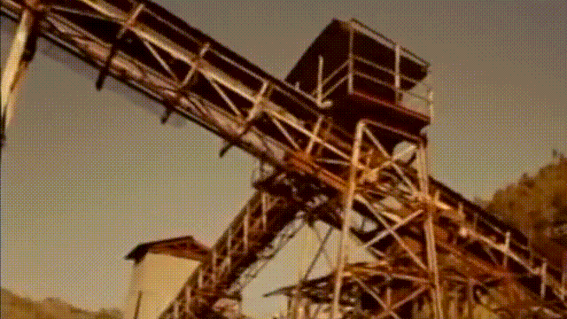 河马:非洲有一种神兽,上岸能够生吞狮子,下水可以咬爆鳄鱼