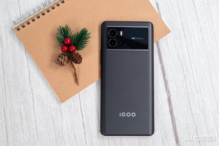 iqoo|国产手机“新黑马”诞生，全系120W快充，产品加量不加价！