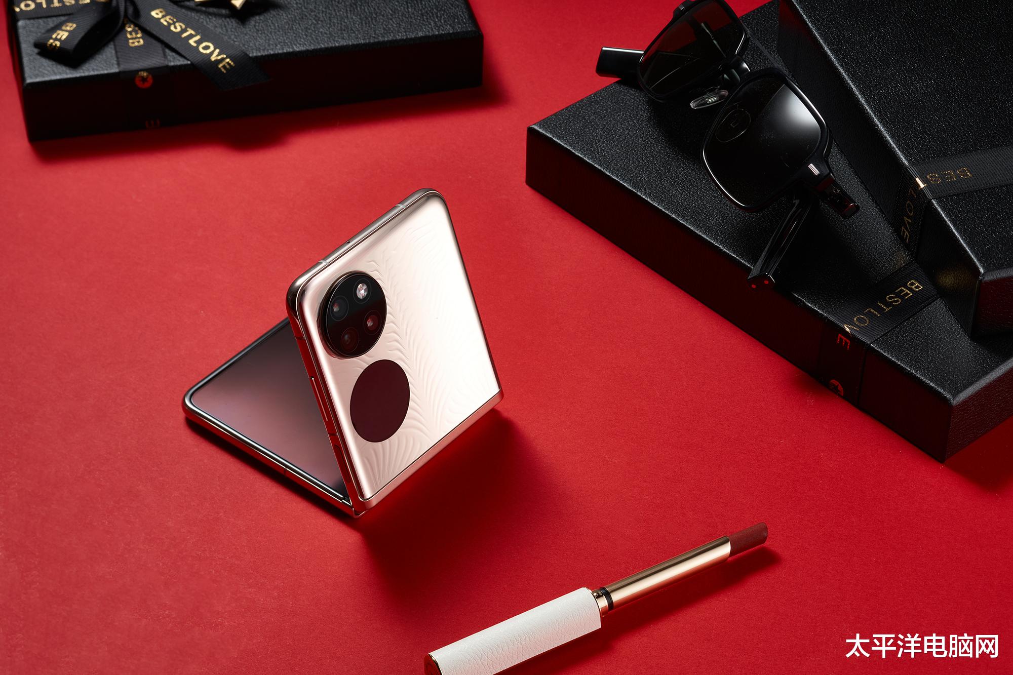 华为p50|华为P50 Pocket图赏：情人节还送花？精致灵巧的它不香吗？