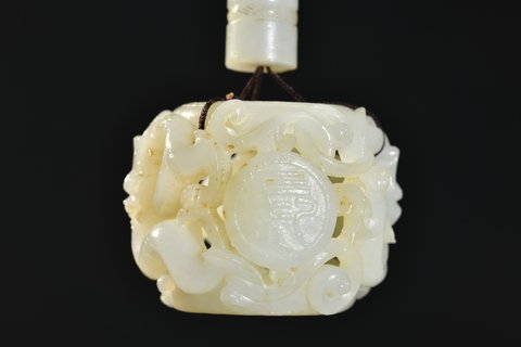 和田玉籽料|清代 和田玉籽料螭龙把件