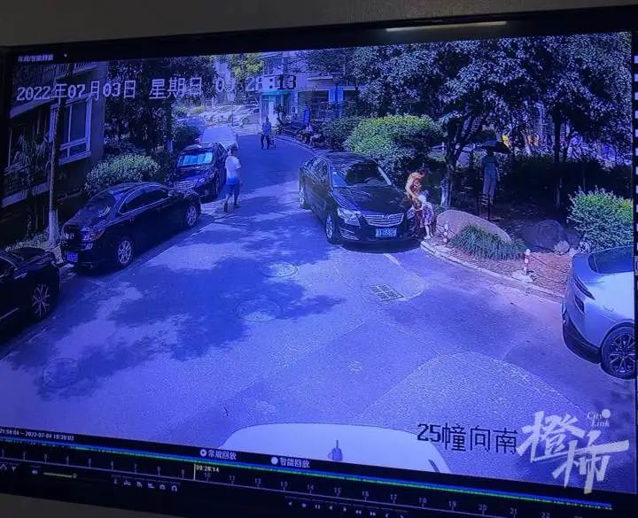 让人心疼!5岁的小女孩从7楼坠落,爬起来后求邻居奶奶“抱抱”