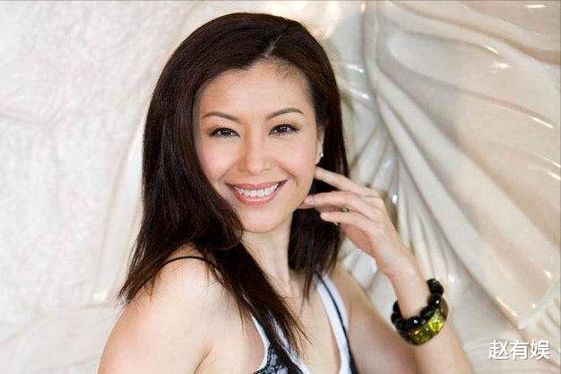 伍咏薇|21岁嫁大30岁富豪的她,结婚15天变寡妇,10年后二婚再嫁有钱人