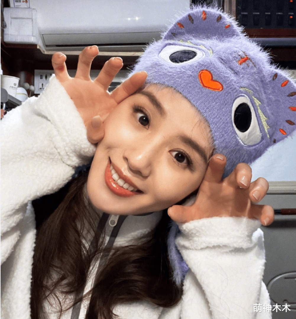 肖战|明星年夜饭来了！肖战下厨荤素搭配，关晓彤丰盛，颖儿晒春晚伙食