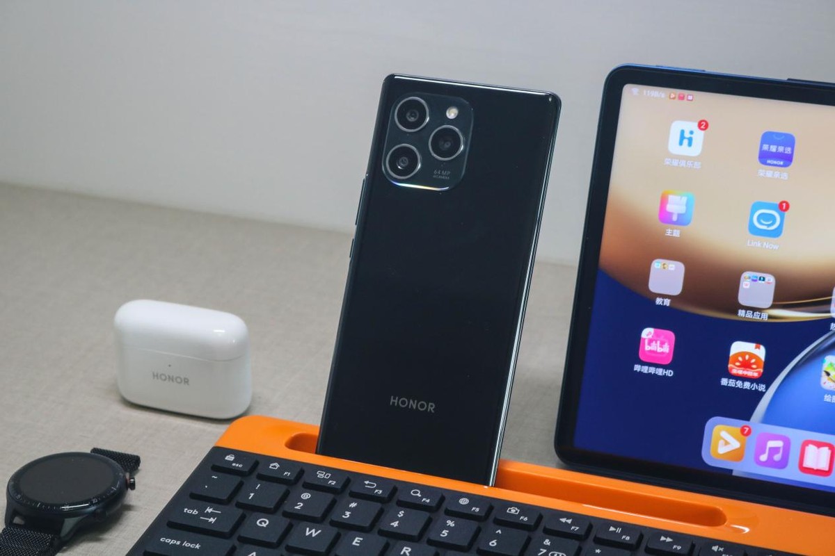 幽靈線|榮耀60 SE評測：僅售2199元，打破屏幕天花板是什么體驗？