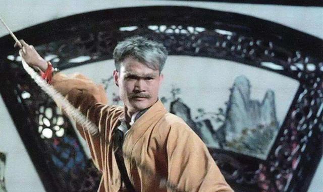 钱小豪|钱小豪逆袭，林正英与元华待遇悬殊，《僵尸先生》你不知道的幕后