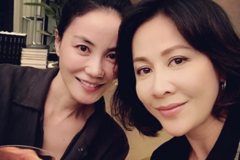 谢霆锋|看到王菲“弯腰”那一刻,终于明白谢霆锋为何不放手,网友:真爱