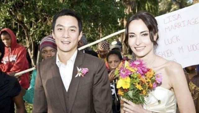 大放异彩|吴彦祖为女儿涂指甲,被妻子夸是最好的爸爸,9岁吴斐然颜值超高