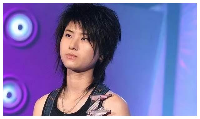 明明说是流行歌手，却拿不出一首代表作，求求这5位歌手别尬吹了