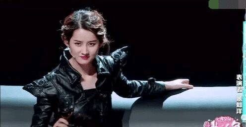 周星驰|星爷一眼看中,仅是这双“天使腿”想不红都难