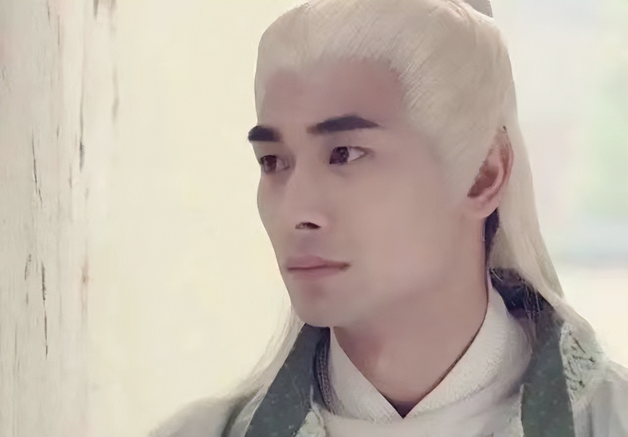 杨洋|“白发美男子”别硬演，有人惊艳了时光，有人却成了“灾难现场”