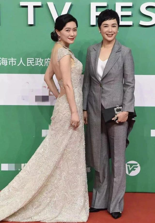 蒋雯丽|53岁蒋雯丽和小6岁田海蓉罕见同框:一个干练一个妩媚