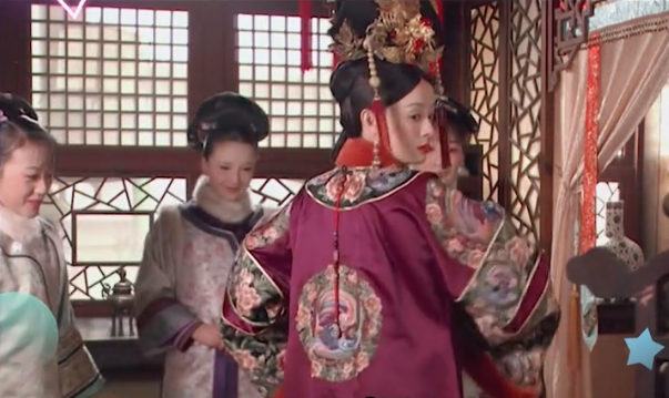 甄嬛传|看《甄嬛传》时发现一个小秘密,甄嬛好委屈!郑晓龙导演哭晕在厕所!