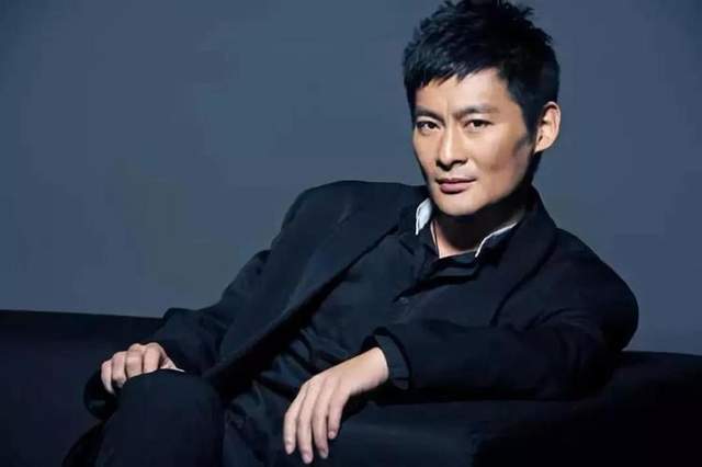 毕福剑|毕福剑、景岗山等献艺富豪寿宴，被嘲太掉价：凭本事赚钱，不丢人