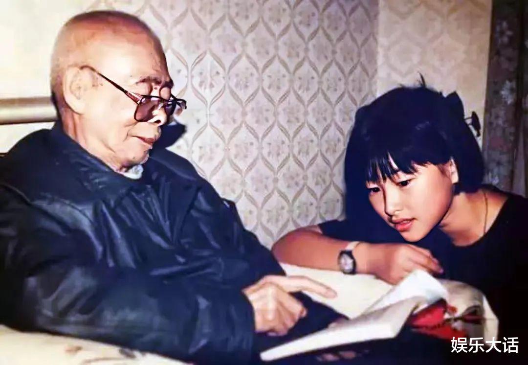 海清|表面是演员，实际个个出身名门的4位明星，他们的家世藏得可真深