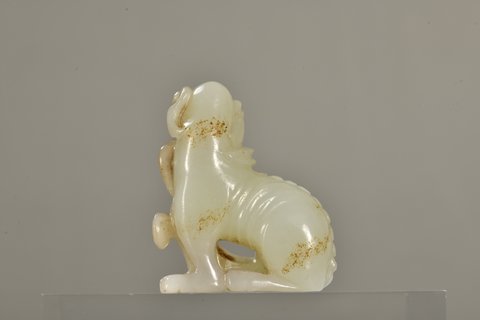 和田玉籽料|清代 和田玉籽料羊羊得意摆件