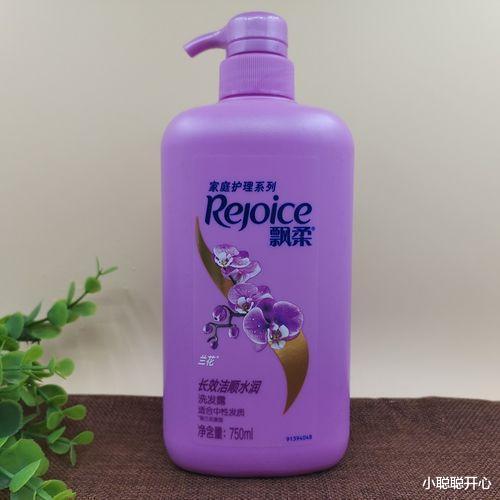 飘柔 阿道夫、飘柔“跌下神坛”,又一国货洗发水走红,蓬松控油去毛躁