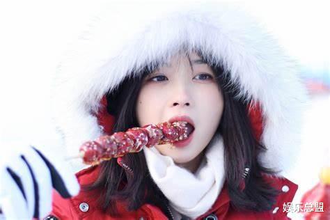 王冰冰|央视记者王冰冰“塌房”,19岁同居有问题?32岁离婚难道就脏了?