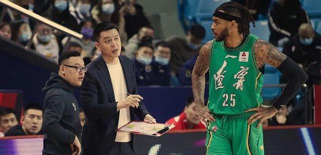 辽宁男篮|威姆斯19+3+5超水平发挥！辽篮三叉戟43+9全力救主杨鸣怒斥莫兰德