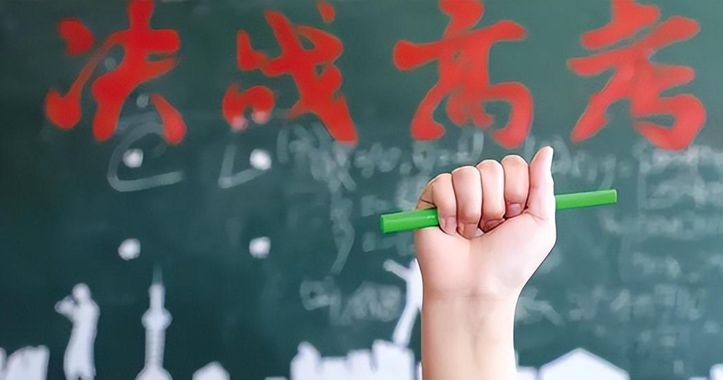 名牌大学女生,被男友抛弃后精神失常,让流浪汉捡走生了孩子
