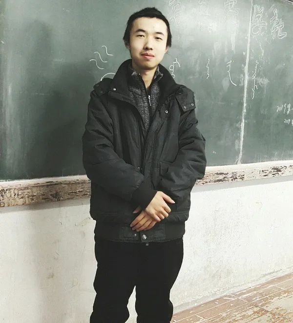 盘点被我坐坏的5把椅子:其中一把开启了我对音乐的热爱