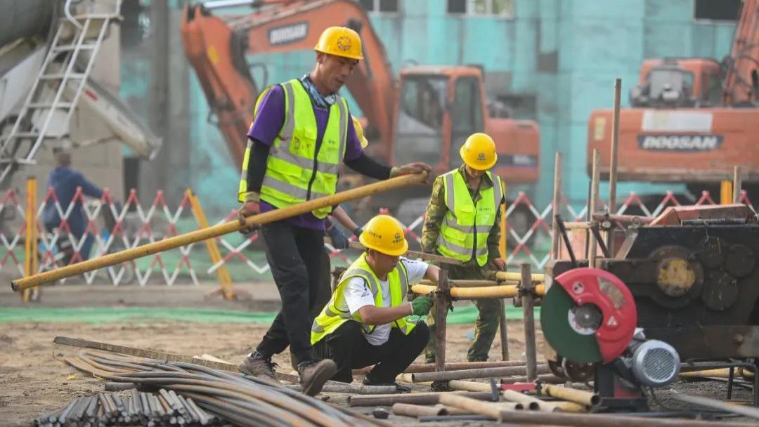 生肖|如何看待“90后”不愿进工地现象？