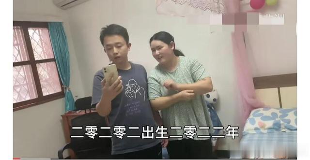 90后河南夫妻在非洲工作,花900块请保姆,发现非洲人带娃太雷人