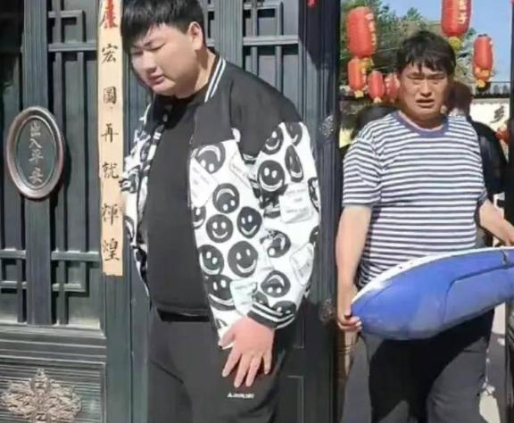 陈萌|陈萌自曝与朱小伟恋爱信息,交往3个月就订婚,俩人是青梅竹马