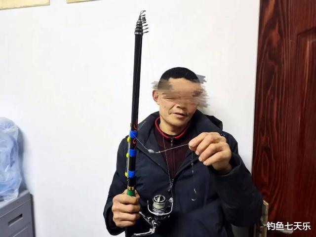 |垂钓也要“开挂”？重庆黔江4人使用武斗竿钓鱼，结果被抓现行