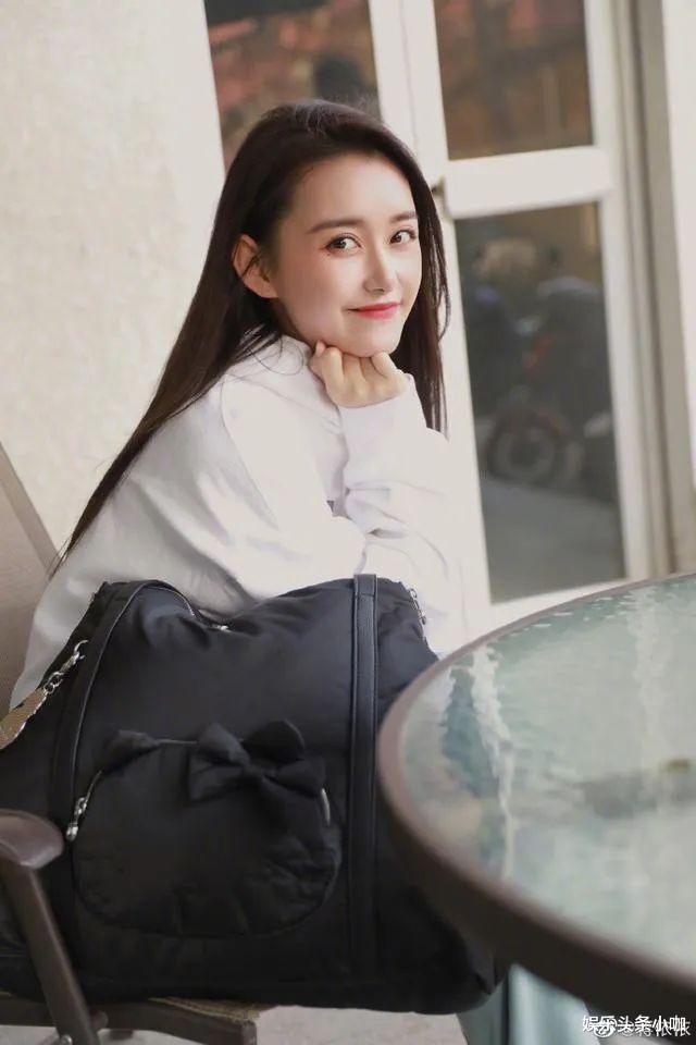 |蒋依依起诉冯小刚经纪公司?!