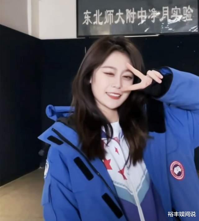 宋晓峰|宋晓峰父女罕有同框贺新年！19岁女儿颜值出众，意外曝光奢华豪宅