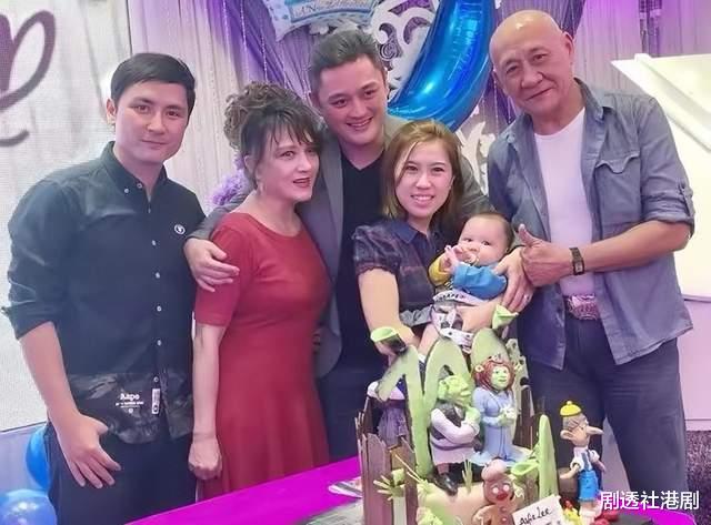 李泳汉|恭喜！香港知名男星三度升级当爸，圈外妻子平安产下三胎