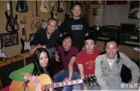 姜昕|姜昕：男友窦唯被王菲勾走，丈夫平安夜上吊，49岁仍孑然一身